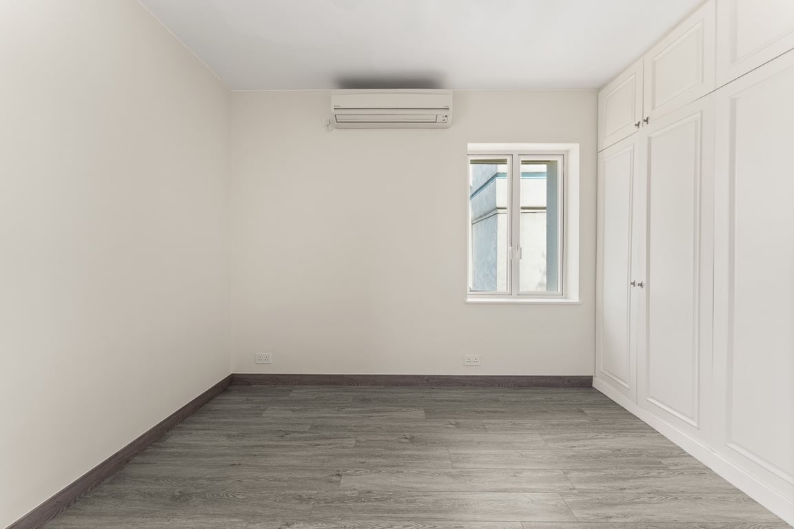 https://img.propertyraptor.com/cdn-cgi/imagedelivery/KD5bF_AFL0JDTbKLWF7z9g/ap8/ap8_001/hornet/prp/img/b051f857ee4f599cf4a45771f3ee81e8-wtm.jpg/public