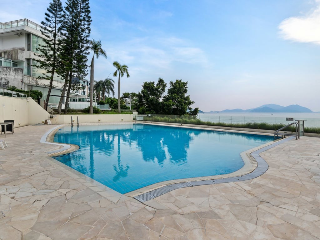 https://img.propertyraptor.com/cdn-cgi/imagedelivery/KD5bF_AFL0JDTbKLWF7z9g/ap8/ap8_001/hornet/prp/img/b085976f6266661a6529780a66eafb36.jpg/public