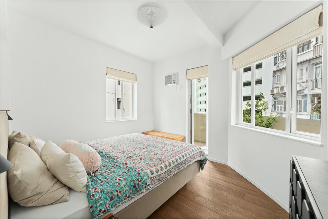 https://img.propertyraptor.com/cdn-cgi/imagedelivery/KD5bF_AFL0JDTbKLWF7z9g/ap8/ap8_001/hornet/prp/img/b0d4c4413dc7c9d9e4bb8fd88ee6a001-wtm.jpg/public