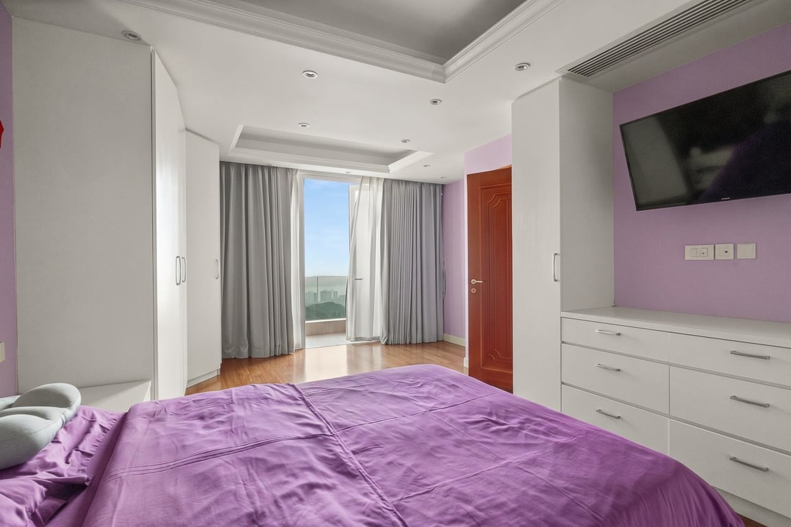 https://img.propertyraptor.com/cdn-cgi/imagedelivery/KD5bF_AFL0JDTbKLWF7z9g/ap8/ap8_001/hornet/prp/img/b0f101f208c7a4ed7cfae69f54171f54-wtm.jpg/public
