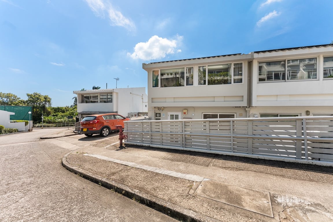 https://img.propertyraptor.com/cdn-cgi/imagedelivery/KD5bF_AFL0JDTbKLWF7z9g/ap8/ap8_001/hornet/prp/img/b0f255b3435e73f272656b128e4427ce-wtm.jpg/public