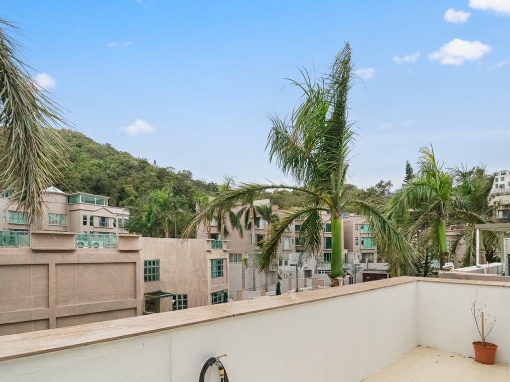 https://img.propertyraptor.com/cdn-cgi/imagedelivery/KD5bF_AFL0JDTbKLWF7z9g/ap8/ap8_001/hornet/prp/img/b0fb67ae776172e4f2fccd65e996ffa1-wtm.jpg/public