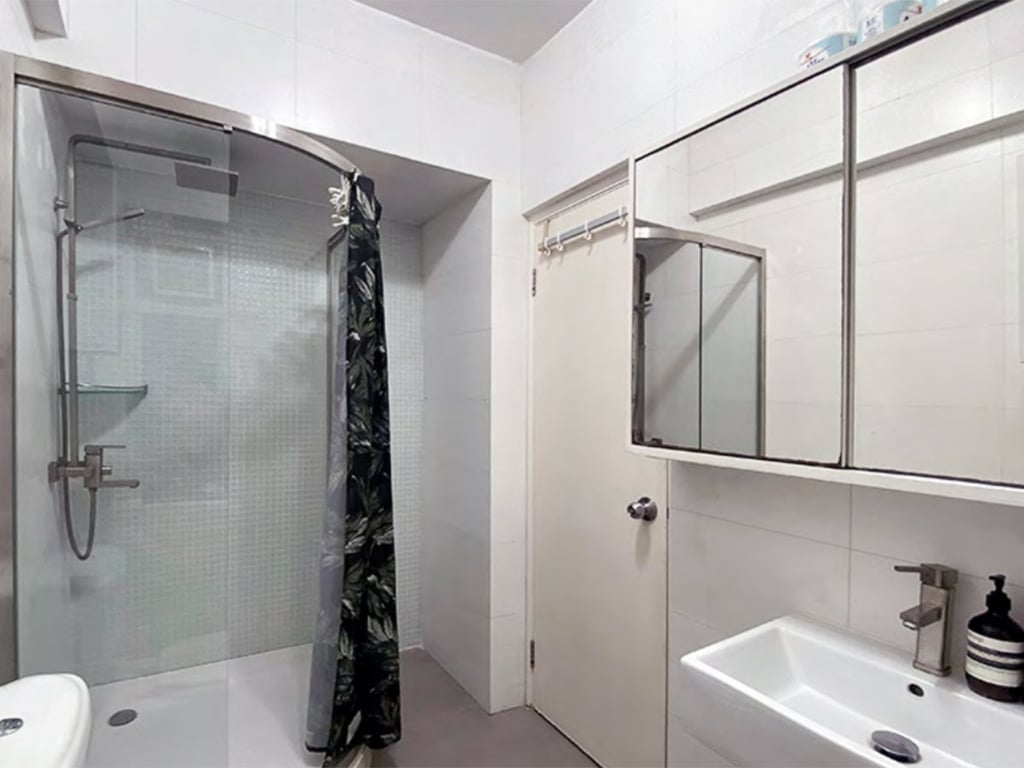 https://img.propertyraptor.com/cdn-cgi/imagedelivery/KD5bF_AFL0JDTbKLWF7z9g/ap8/ap8_001/hornet/prp/img/b119e14154bc65547ae0ba27df71c126.jpg/public