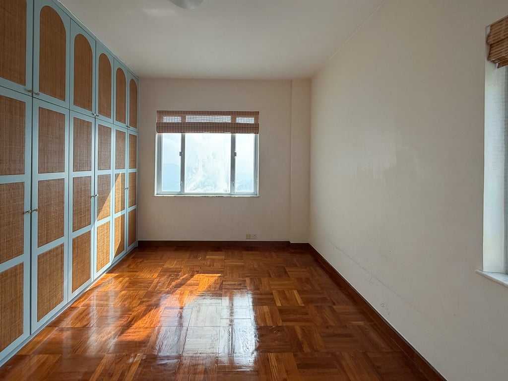 https://img.propertyraptor.com/cdn-cgi/imagedelivery/KD5bF_AFL0JDTbKLWF7z9g/ap8/ap8_001/hornet/prp/img/b12fd67b6ca4b31c016d99c82d5e22ab-wtm.jpg/public
