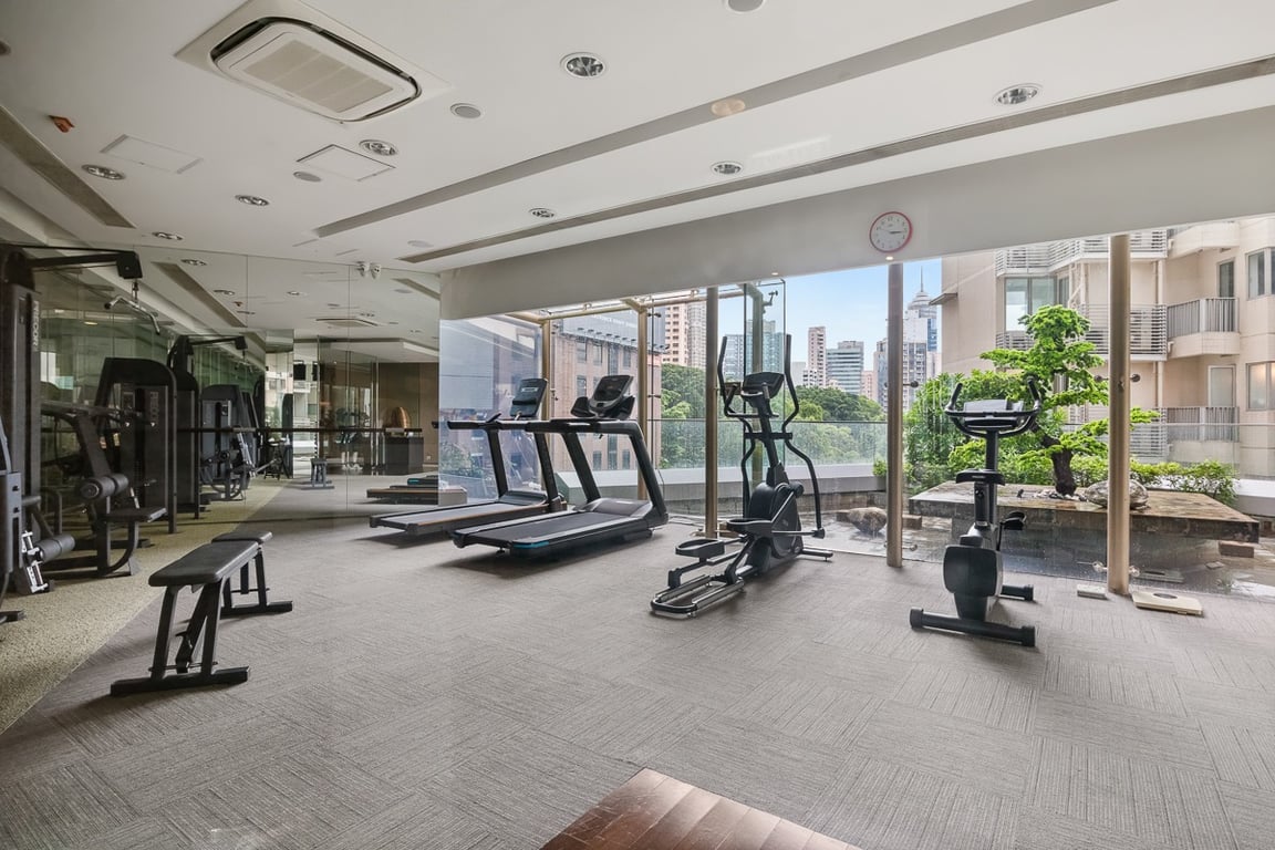 https://img.propertyraptor.com/cdn-cgi/imagedelivery/KD5bF_AFL0JDTbKLWF7z9g/ap8/ap8_001/hornet/prp/img/b1318730fab872239997dff918589582-wtm.jpg/public