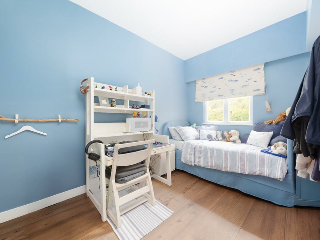 https://img.propertyraptor.com/cdn-cgi/imagedelivery/KD5bF_AFL0JDTbKLWF7z9g/ap8/ap8_001/hornet/prp/img/b13775766cfc0b47035de9476eeb08cf.jpg/public