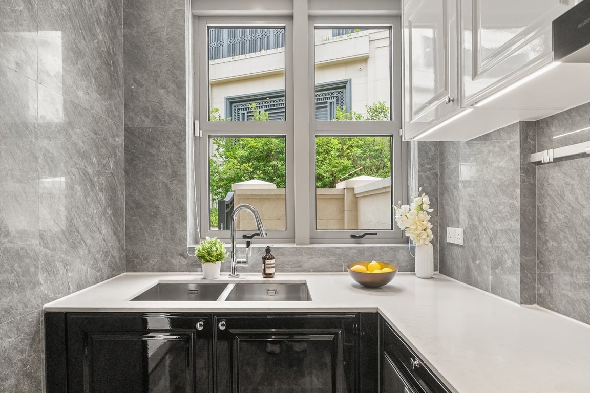 https://img.propertyraptor.com/cdn-cgi/imagedelivery/KD5bF_AFL0JDTbKLWF7z9g/ap8/ap8_001/hornet/prp/img/b14449e677404d77c00c564e9180796f-wtm.jpg/public