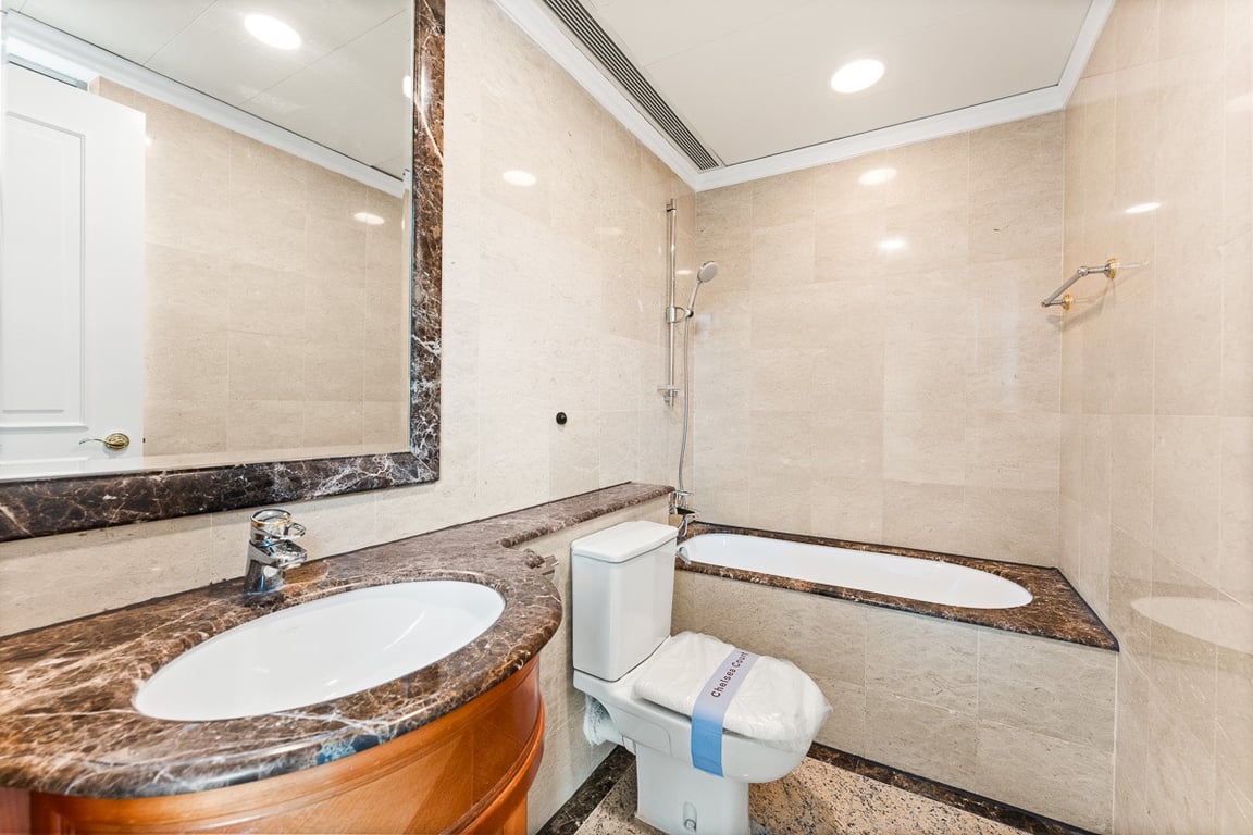 https://img.propertyraptor.com/cdn-cgi/imagedelivery/KD5bF_AFL0JDTbKLWF7z9g/ap8/ap8_001/hornet/prp/img/b1543360d0b42609addbebda85b63474-wtm.jpg/public