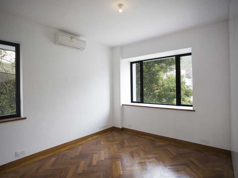 https://img.propertyraptor.com/cdn-cgi/imagedelivery/KD5bF_AFL0JDTbKLWF7z9g/ap8/ap8_001/hornet/prp/img/b1a8888cbe38bf949ed2b05d3d342f7a.jpg/public