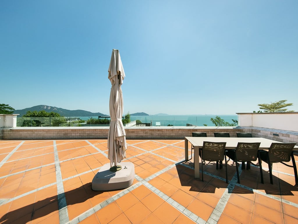 https://img.propertyraptor.com/cdn-cgi/imagedelivery/KD5bF_AFL0JDTbKLWF7z9g/ap8/ap8_001/hornet/prp/img/b1cb8490170cf6222dcd28bcab5175c5.jpg/public