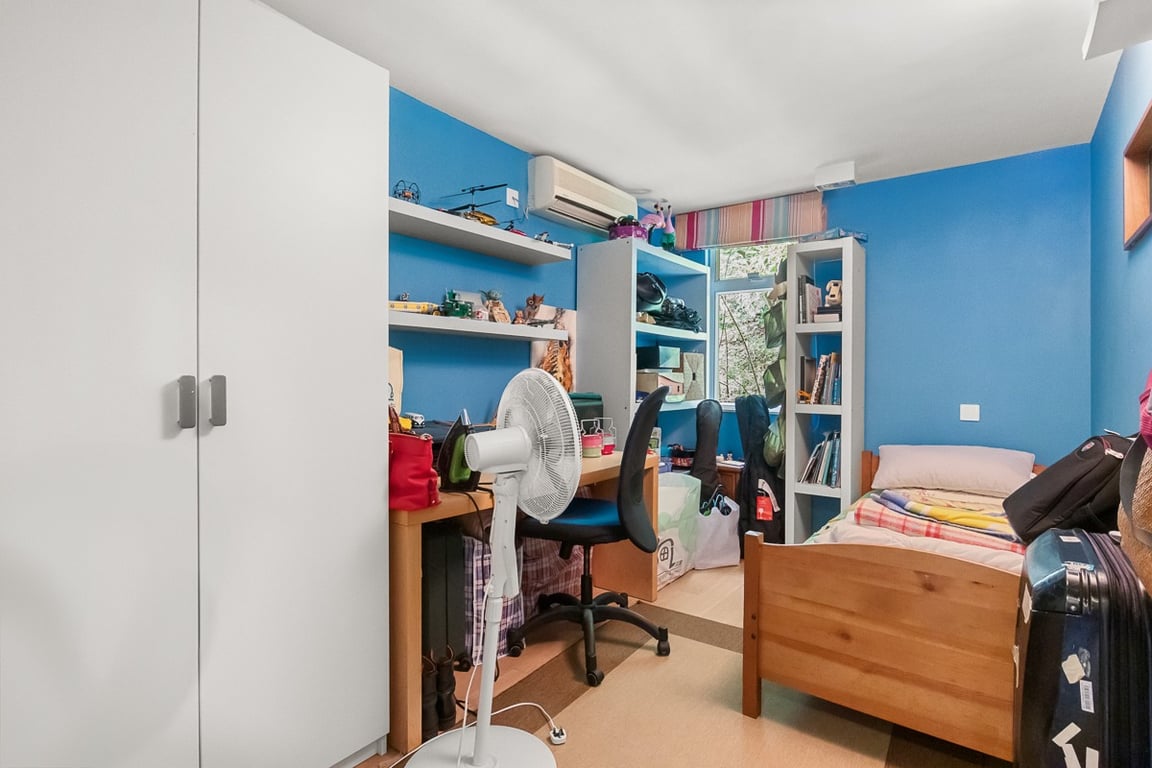 https://img.propertyraptor.com/cdn-cgi/imagedelivery/KD5bF_AFL0JDTbKLWF7z9g/ap8/ap8_001/hornet/prp/img/b1fc99ffeee68dc62dbd2b70aa3cc22e-wtm.jpg/public