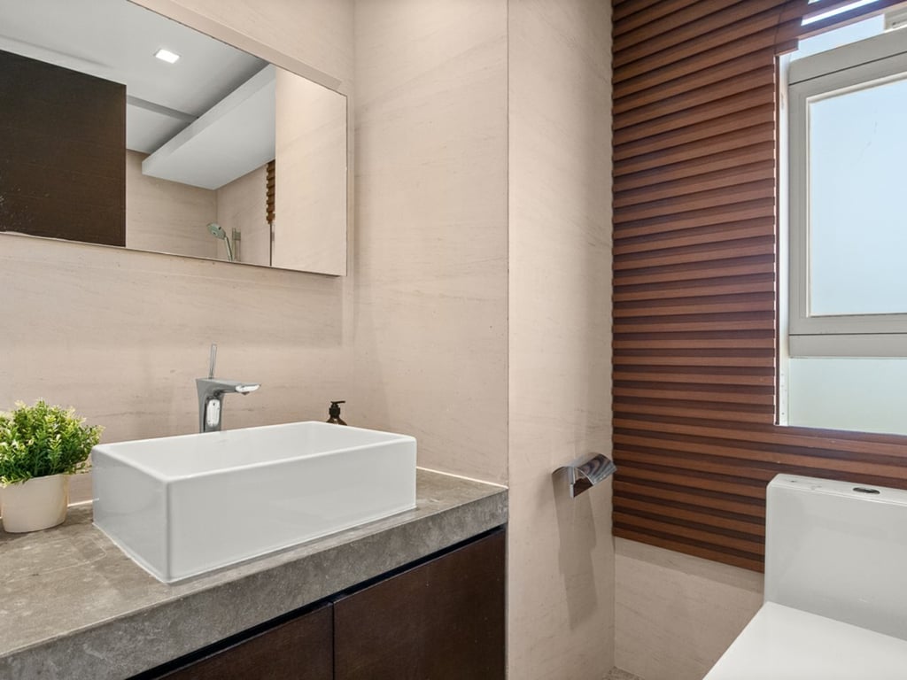 https://img.propertyraptor.com/cdn-cgi/imagedelivery/KD5bF_AFL0JDTbKLWF7z9g/ap8/ap8_001/hornet/prp/img/b24ed95eb72794964c47ca270d234b1f-wtm.jpg/public