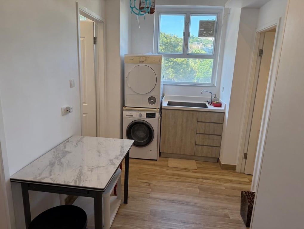 https://img.propertyraptor.com/cdn-cgi/imagedelivery/KD5bF_AFL0JDTbKLWF7z9g/ap8/ap8_001/hornet/prp/img/b25d04e78ed9b1f20386024ba41b1bc3-wtm.jpg/public