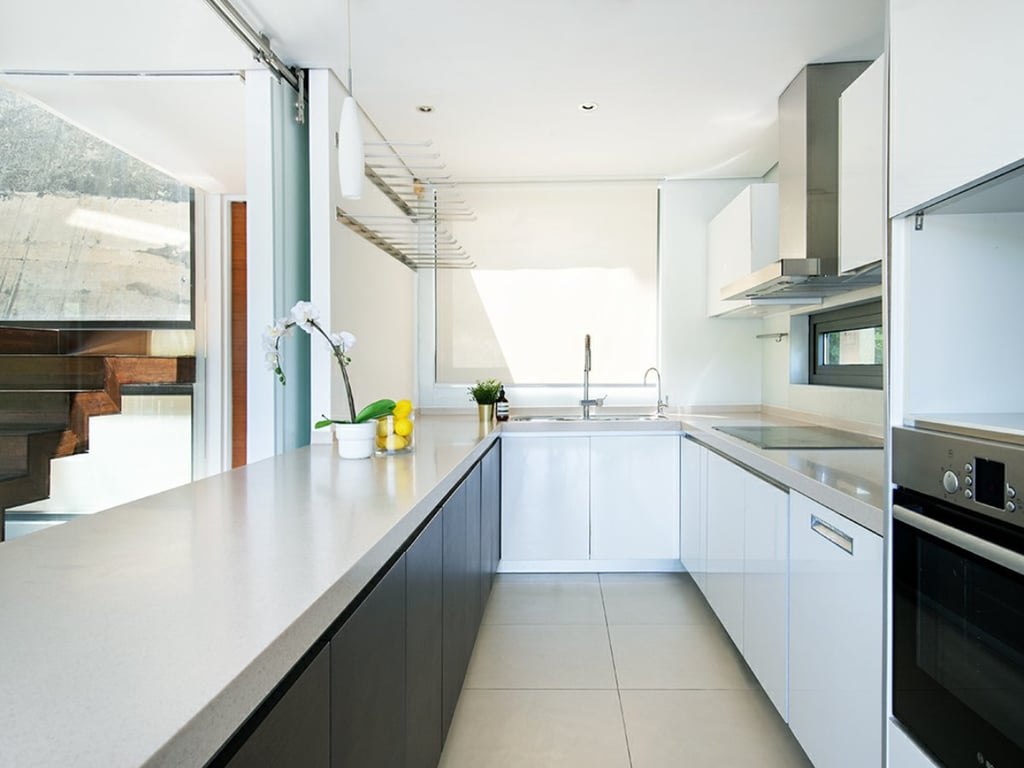 https://img.propertyraptor.com/cdn-cgi/imagedelivery/KD5bF_AFL0JDTbKLWF7z9g/ap8/ap8_001/hornet/prp/img/b29647584fd779728e6f3917906be224.jpg/public