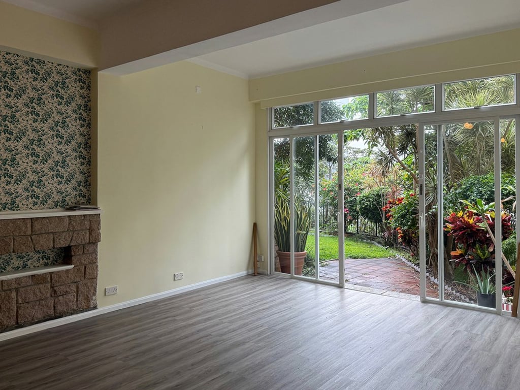 https://img.propertyraptor.com/cdn-cgi/imagedelivery/KD5bF_AFL0JDTbKLWF7z9g/ap8/ap8_001/hornet/prp/img/b2dc43c176f330836ad7849503eb77f8.jpg/public