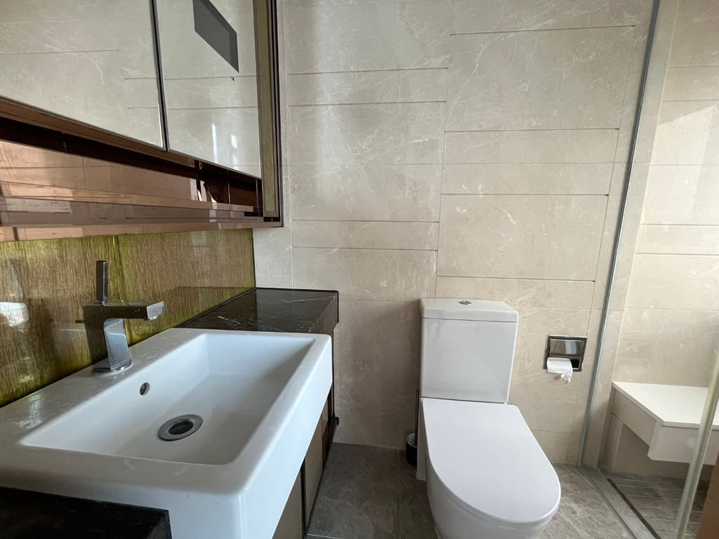 https://img.propertyraptor.com/cdn-cgi/imagedelivery/KD5bF_AFL0JDTbKLWF7z9g/ap8/ap8_001/hornet/prp/img/b314d740fa3777d2934097da7e198b16-wtm.jpg/public