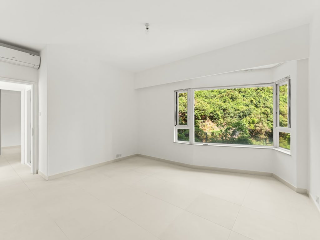 https://img.propertyraptor.com/cdn-cgi/imagedelivery/KD5bF_AFL0JDTbKLWF7z9g/ap8/ap8_001/hornet/prp/img/b34f67d805365a00316d00bdce858996-wtm.jpg/public