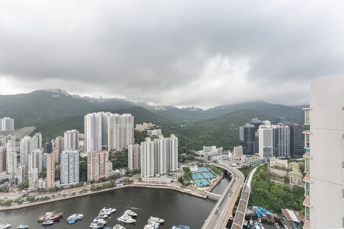 https://img.propertyraptor.com/cdn-cgi/imagedelivery/KD5bF_AFL0JDTbKLWF7z9g/ap8/ap8_001/hornet/prp/img/b3546b79ac51f97a3d20fe5a191643aa-wtm.jpg/public