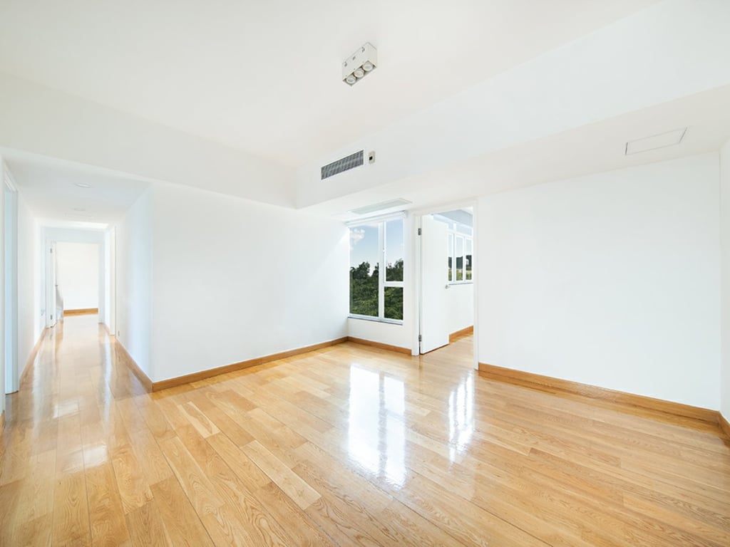 https://img.propertyraptor.com/cdn-cgi/imagedelivery/KD5bF_AFL0JDTbKLWF7z9g/ap8/ap8_001/hornet/prp/img/b36eac9ce4105565bf088a3ed4779e38.jpg/public