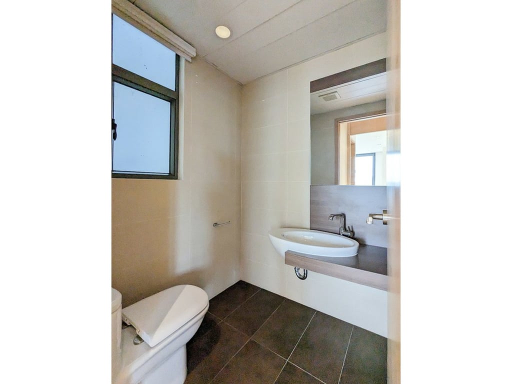 https://img.propertyraptor.com/cdn-cgi/imagedelivery/KD5bF_AFL0JDTbKLWF7z9g/ap8/ap8_001/hornet/prp/img/b39c2db37ac6d80486ccc33769e18d10-wtm.jpg/public
