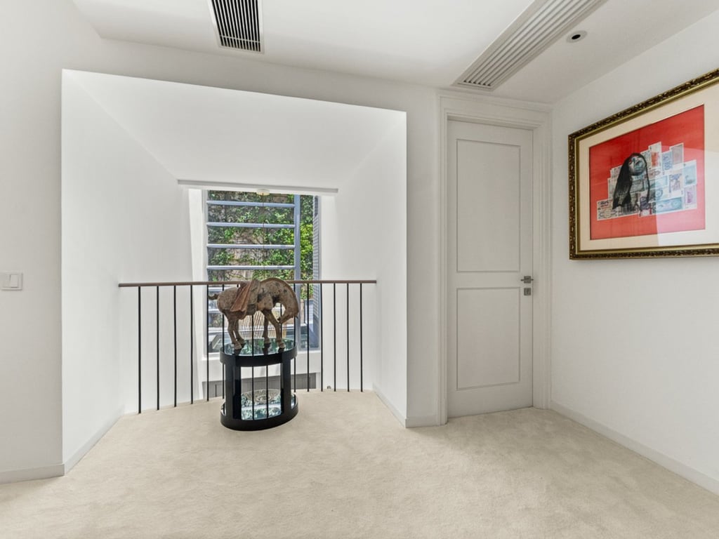 https://img.propertyraptor.com/cdn-cgi/imagedelivery/KD5bF_AFL0JDTbKLWF7z9g/ap8/ap8_001/hornet/prp/img/b3a7216747c7fb47bf299255837ffb0c-wtm.jpg/public