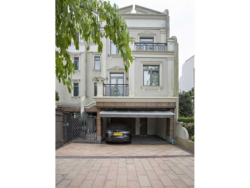 https://img.propertyraptor.com/cdn-cgi/imagedelivery/KD5bF_AFL0JDTbKLWF7z9g/ap8/ap8_001/hornet/prp/img/b3f173f40709609edc244b741905704a.jpg/public