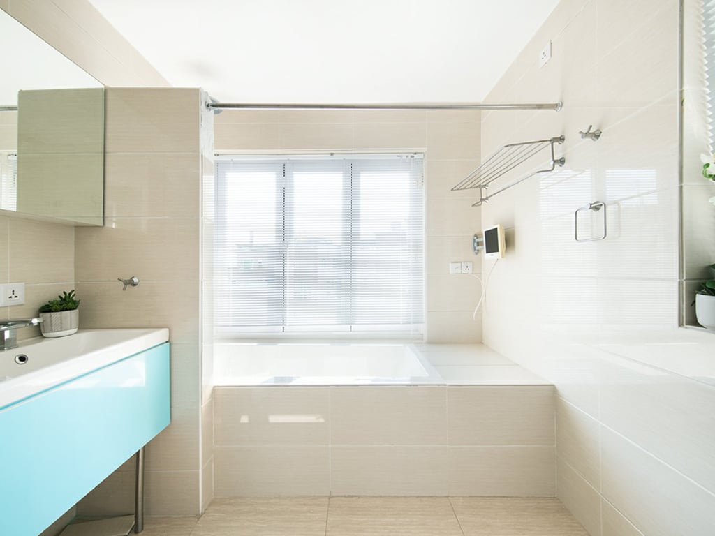 https://img.propertyraptor.com/cdn-cgi/imagedelivery/KD5bF_AFL0JDTbKLWF7z9g/ap8/ap8_001/hornet/prp/img/b3f25d516b8b32bb9db5b988c627d3e3.jpg/public