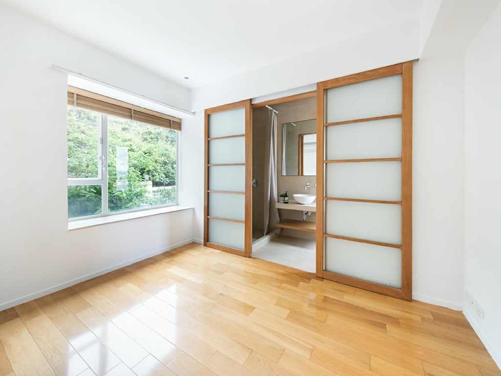https://img.propertyraptor.com/cdn-cgi/imagedelivery/KD5bF_AFL0JDTbKLWF7z9g/ap8/ap8_001/hornet/prp/img/b422f6a4a8a87c9d29155cedfa68733e.jpg/public