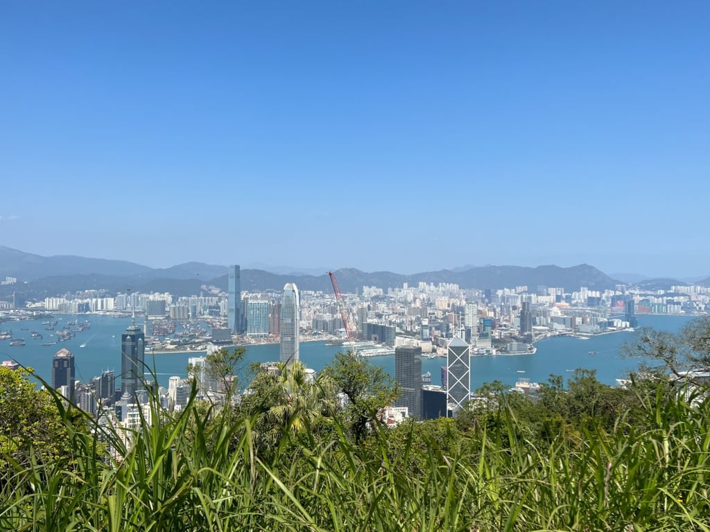 https://img.propertyraptor.com/cdn-cgi/imagedelivery/KD5bF_AFL0JDTbKLWF7z9g/ap8/ap8_001/hornet/prp/img/b44abbfe8a1b7955e545464660c8eb8d.jpg/public