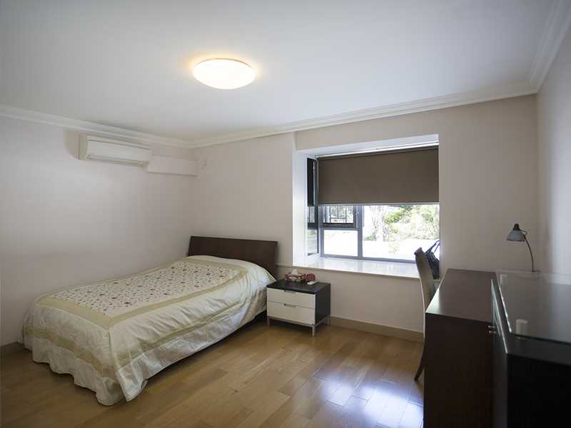 https://img.propertyraptor.com/cdn-cgi/imagedelivery/KD5bF_AFL0JDTbKLWF7z9g/ap8/ap8_001/hornet/prp/img/b45066e8eda03a2074597b12d2d5c744.jpg/public