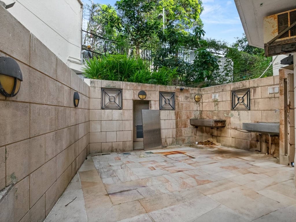 https://img.propertyraptor.com/cdn-cgi/imagedelivery/KD5bF_AFL0JDTbKLWF7z9g/ap8/ap8_001/hornet/prp/img/b45457e0ad4c5be68739e46c4c821624-wtm.jpg/public