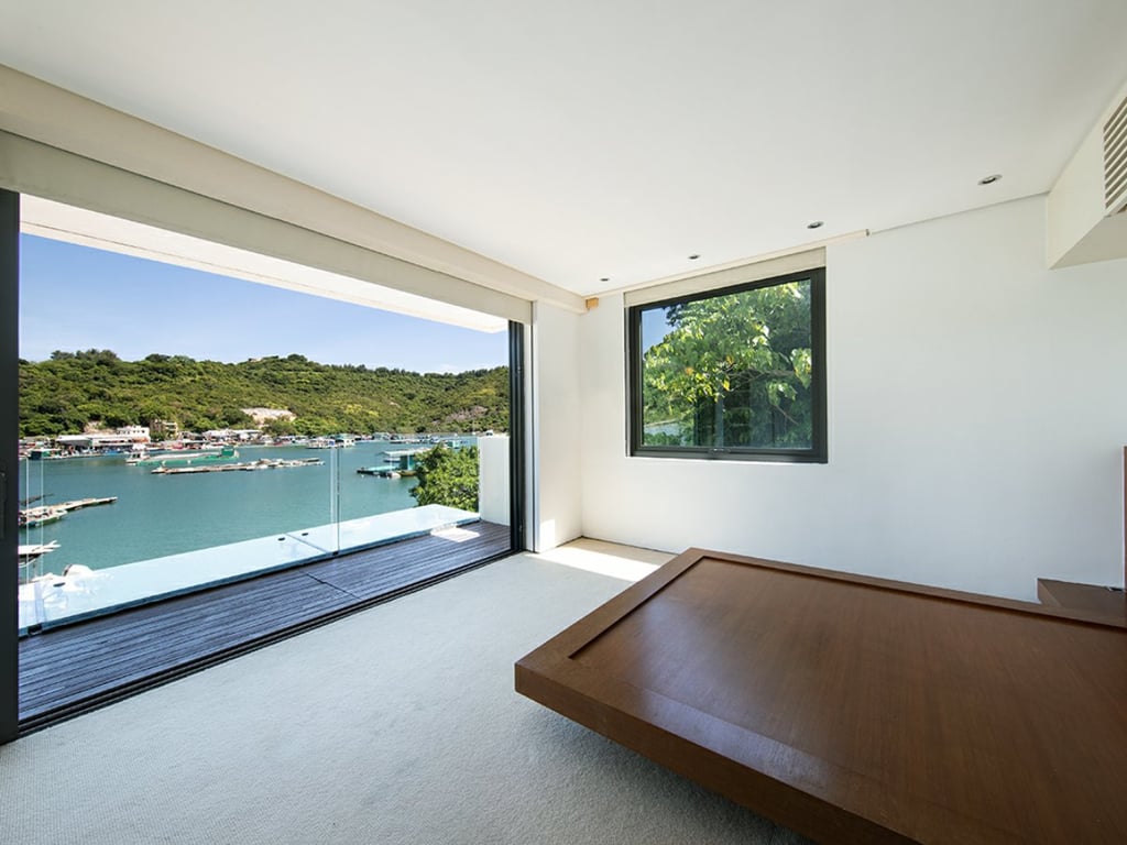 https://img.propertyraptor.com/cdn-cgi/imagedelivery/KD5bF_AFL0JDTbKLWF7z9g/ap8/ap8_001/hornet/prp/img/b45e3e920d122f2cdb0016574bf2edf3.jpg/public