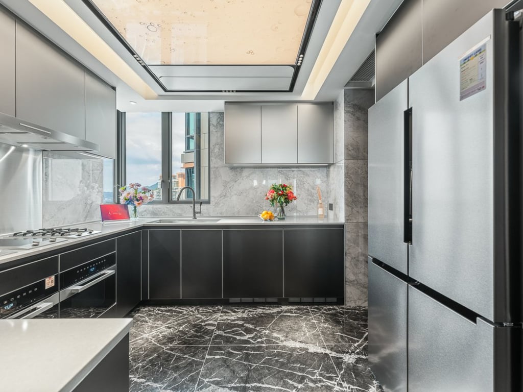 https://img.propertyraptor.com/cdn-cgi/imagedelivery/KD5bF_AFL0JDTbKLWF7z9g/ap8/ap8_001/hornet/prp/img/b4762c8679e67a5fdfc94a11bec57a6f-wtm.jpg/public