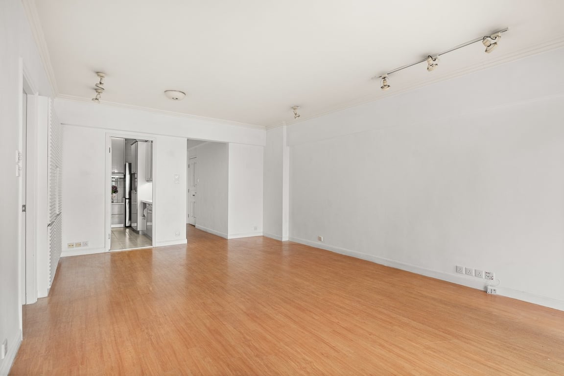 https://img.propertyraptor.com/cdn-cgi/imagedelivery/KD5bF_AFL0JDTbKLWF7z9g/ap8/ap8_001/hornet/prp/img/b479601c57abacefbdb05df58d2dc7c0-wtm.jpg/public