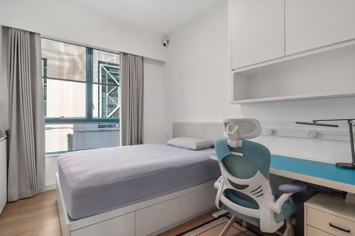 https://img.propertyraptor.com/cdn-cgi/imagedelivery/KD5bF_AFL0JDTbKLWF7z9g/ap8/ap8_001/hornet/prp/img/b48060ebe75028f79d3069697e43e534-wtm.jpg/public