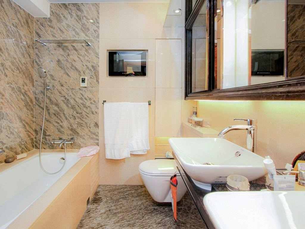 https://img.propertyraptor.com/cdn-cgi/imagedelivery/KD5bF_AFL0JDTbKLWF7z9g/ap8/ap8_001/hornet/prp/img/b4e3785fc04a0519f09011b678f5278d-wtm.jpg/public