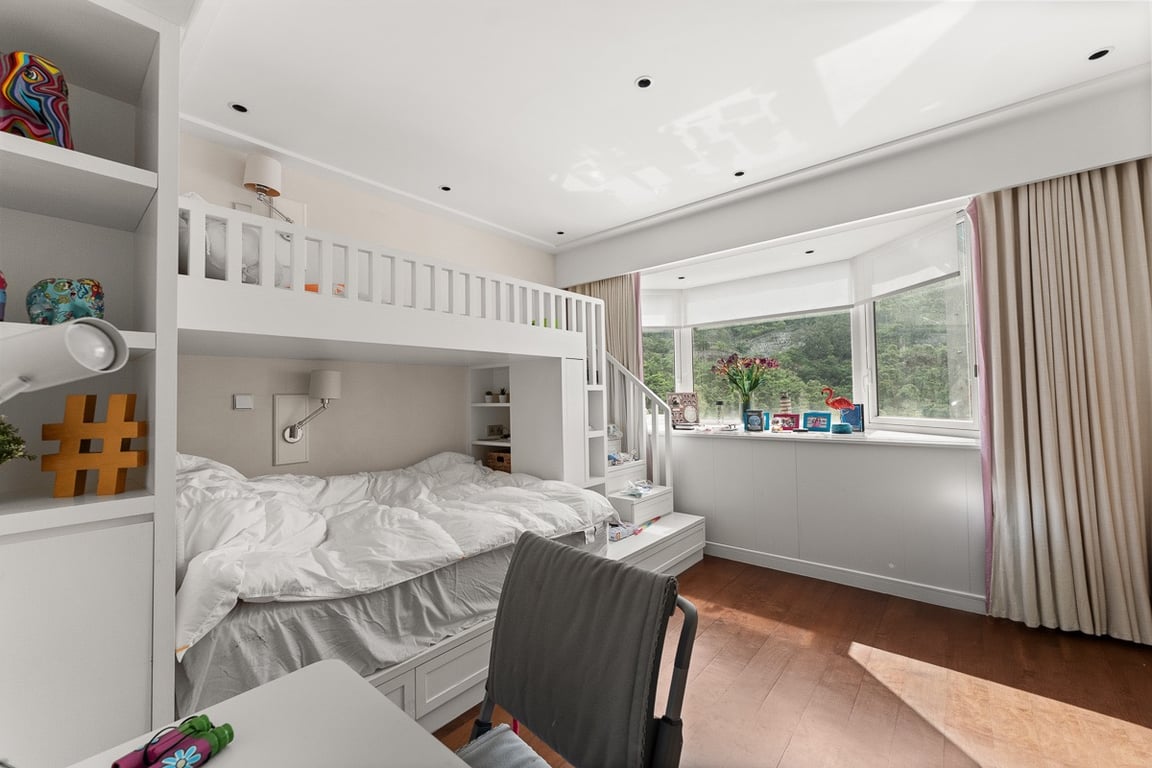 https://img.propertyraptor.com/cdn-cgi/imagedelivery/KD5bF_AFL0JDTbKLWF7z9g/ap8/ap8_001/hornet/prp/img/b4f33cc863cbff58d0956357685e5ca2-wtm.jpg/public
