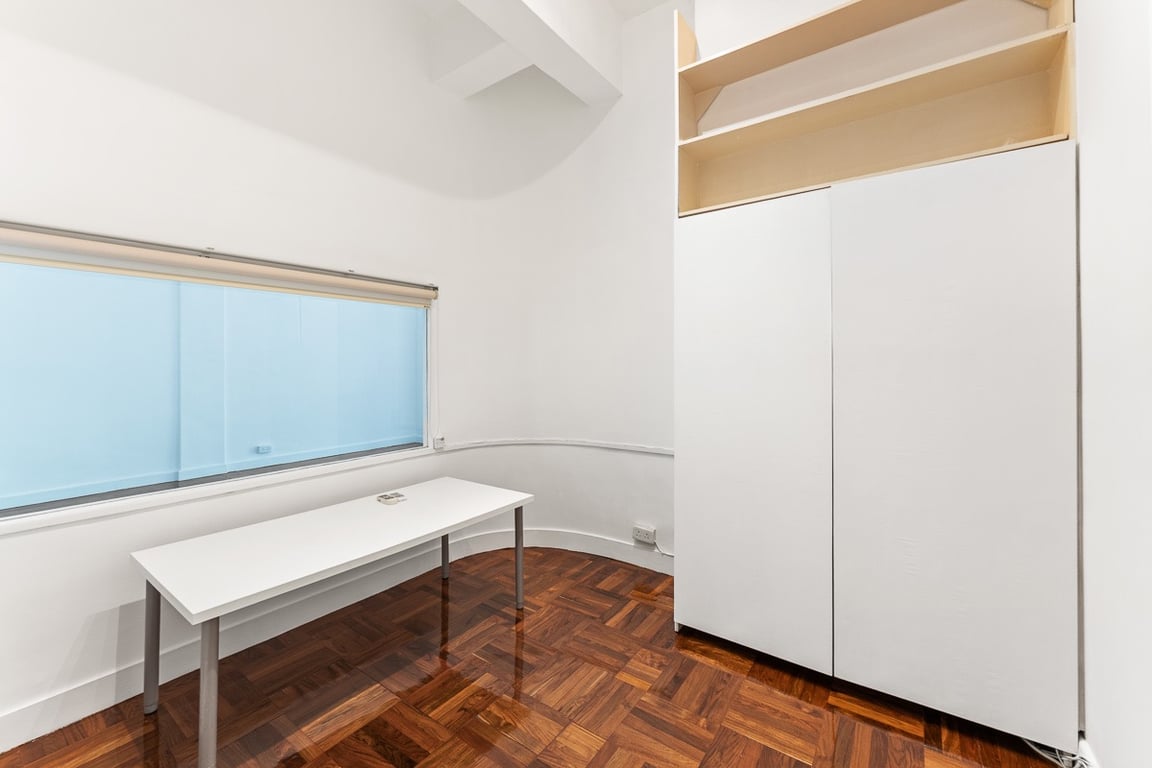 https://img.propertyraptor.com/cdn-cgi/imagedelivery/KD5bF_AFL0JDTbKLWF7z9g/ap8/ap8_001/hornet/prp/img/b4f4681e0ee1ddc61e07af0202ee63f7-wtm.jpg/public