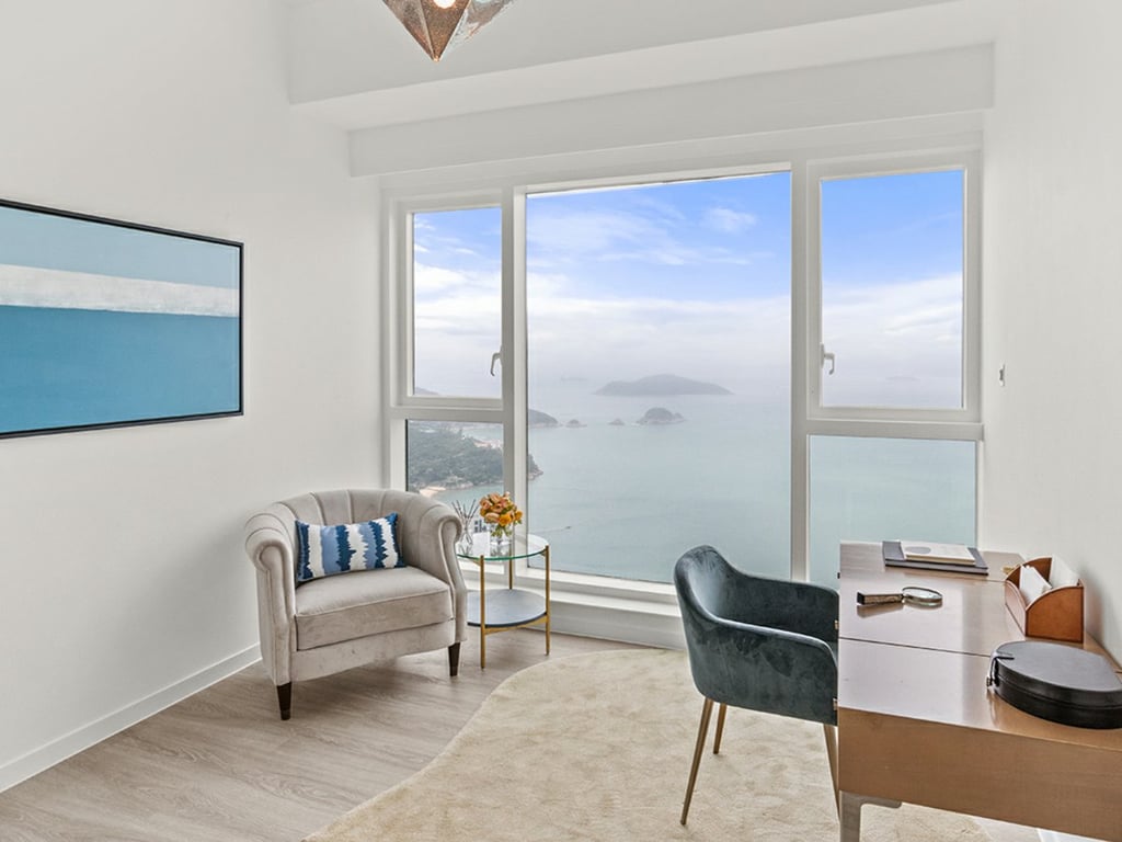 https://img.propertyraptor.com/cdn-cgi/imagedelivery/KD5bF_AFL0JDTbKLWF7z9g/ap8/ap8_001/hornet/prp/img/b4fb46a3576047f4b473549b2d7d064d.jpg/public