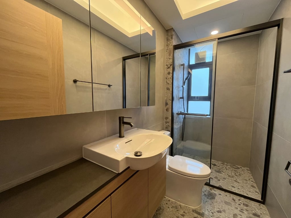 https://img.propertyraptor.com/cdn-cgi/imagedelivery/KD5bF_AFL0JDTbKLWF7z9g/ap8/ap8_001/hornet/prp/img/b50e9331a8dae1f09fca25e17de8dd98-wtm.jpg/public