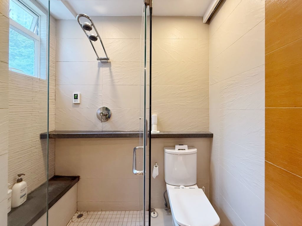 https://img.propertyraptor.com/cdn-cgi/imagedelivery/KD5bF_AFL0JDTbKLWF7z9g/ap8/ap8_001/hornet/prp/img/b52114caff010dfd647ec94870b36c9d-wtm.jpg/public