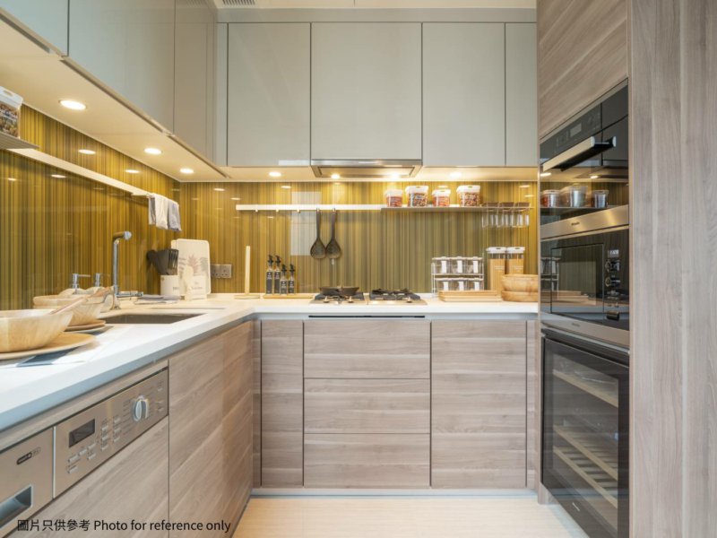 https://img.propertyraptor.com/cdn-cgi/imagedelivery/KD5bF_AFL0JDTbKLWF7z9g/ap8/ap8_001/hornet/prp/img/b52ae57d05a9e729b85abcf8c089aebe.jpg/public