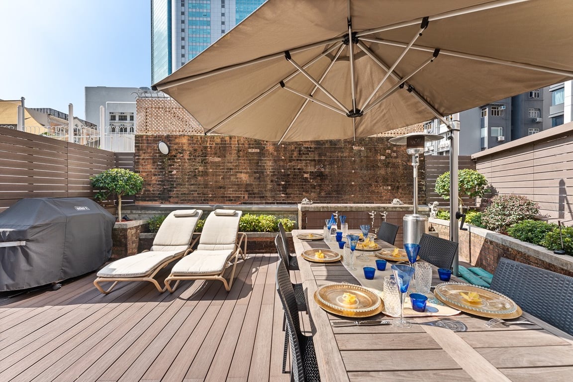 https://img.propertyraptor.com/cdn-cgi/imagedelivery/KD5bF_AFL0JDTbKLWF7z9g/ap8/ap8_001/hornet/prp/img/b5518db9858d2c33b3afee5066e07f19-wtm.jpg/public