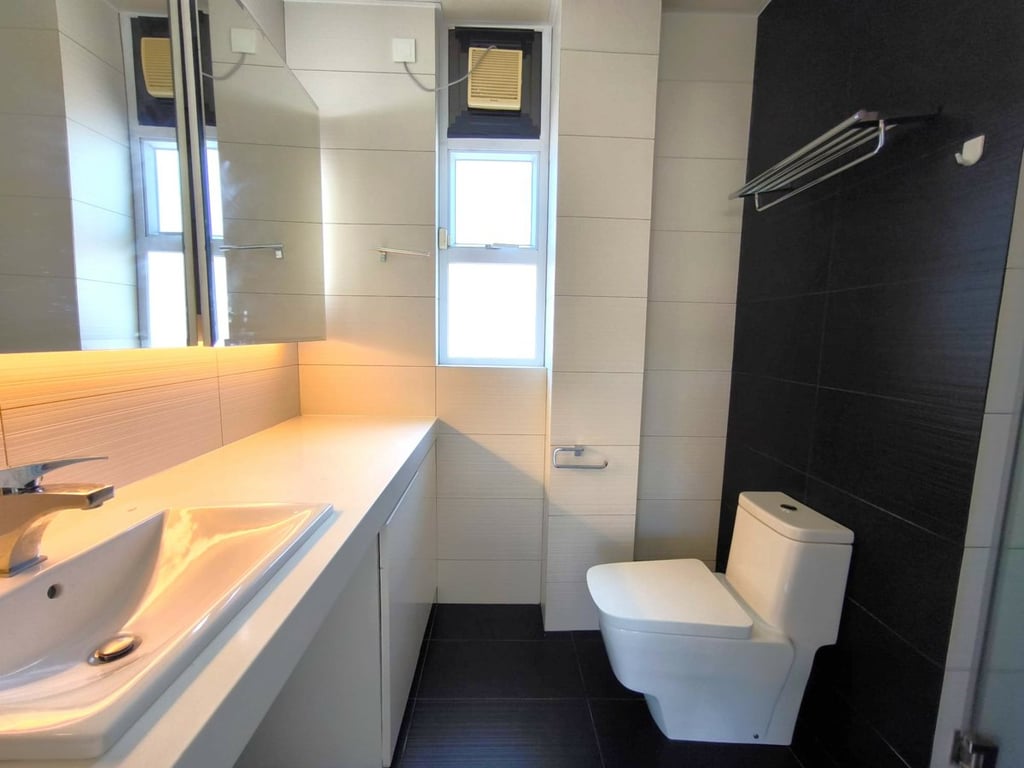 https://img.propertyraptor.com/cdn-cgi/imagedelivery/KD5bF_AFL0JDTbKLWF7z9g/ap8/ap8_001/hornet/prp/img/b55ba9166909941b40cb58b5be3b65a8-wtm.jpg/public