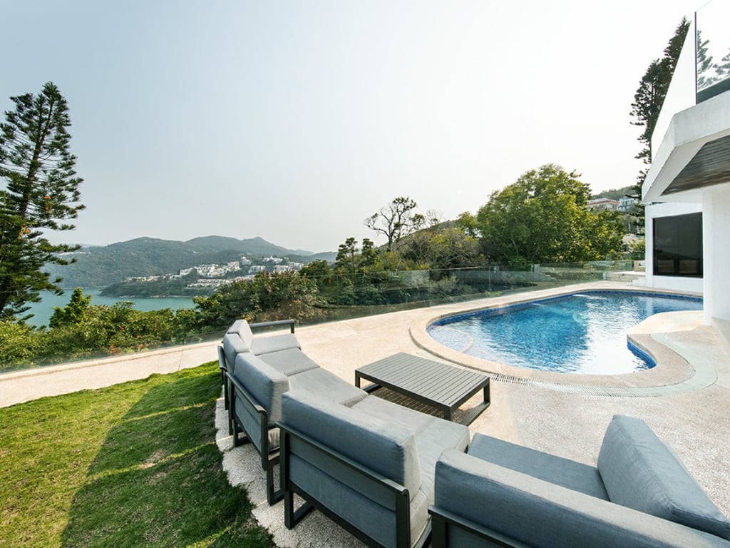 https://img.propertyraptor.com/cdn-cgi/imagedelivery/KD5bF_AFL0JDTbKLWF7z9g/ap8/ap8_001/hornet/prp/img/b56f44513b71d8ef736b74ee700377ed.jpg/public