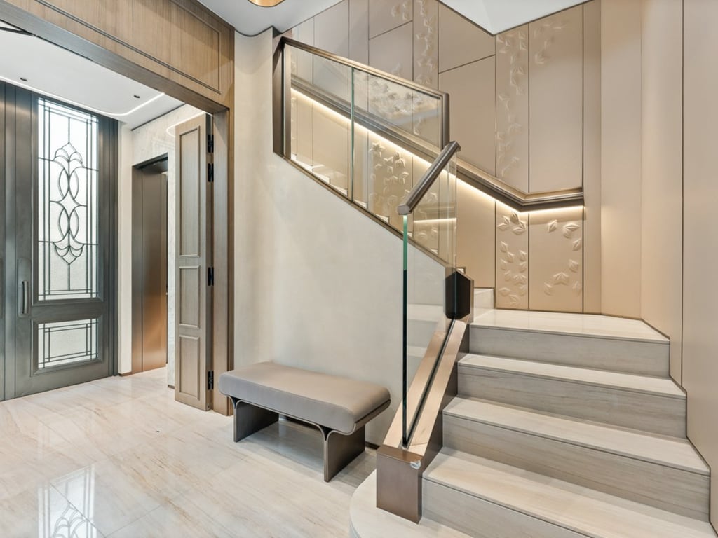 https://img.propertyraptor.com/cdn-cgi/imagedelivery/KD5bF_AFL0JDTbKLWF7z9g/ap8/ap8_001/hornet/prp/img/b58cfb5614b93f054dd4a687cc425714.jpg/public