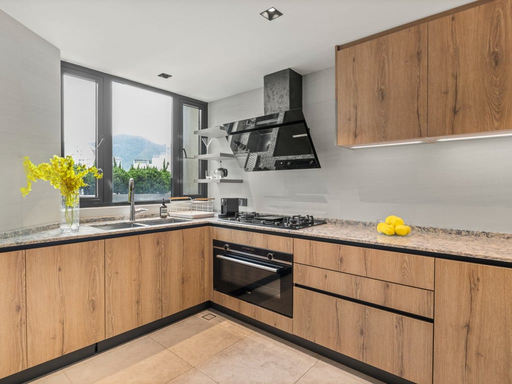 https://img.propertyraptor.com/cdn-cgi/imagedelivery/KD5bF_AFL0JDTbKLWF7z9g/ap8/ap8_001/hornet/prp/img/b594ba53ab7e52966c1c77ab95574201.jpg/public