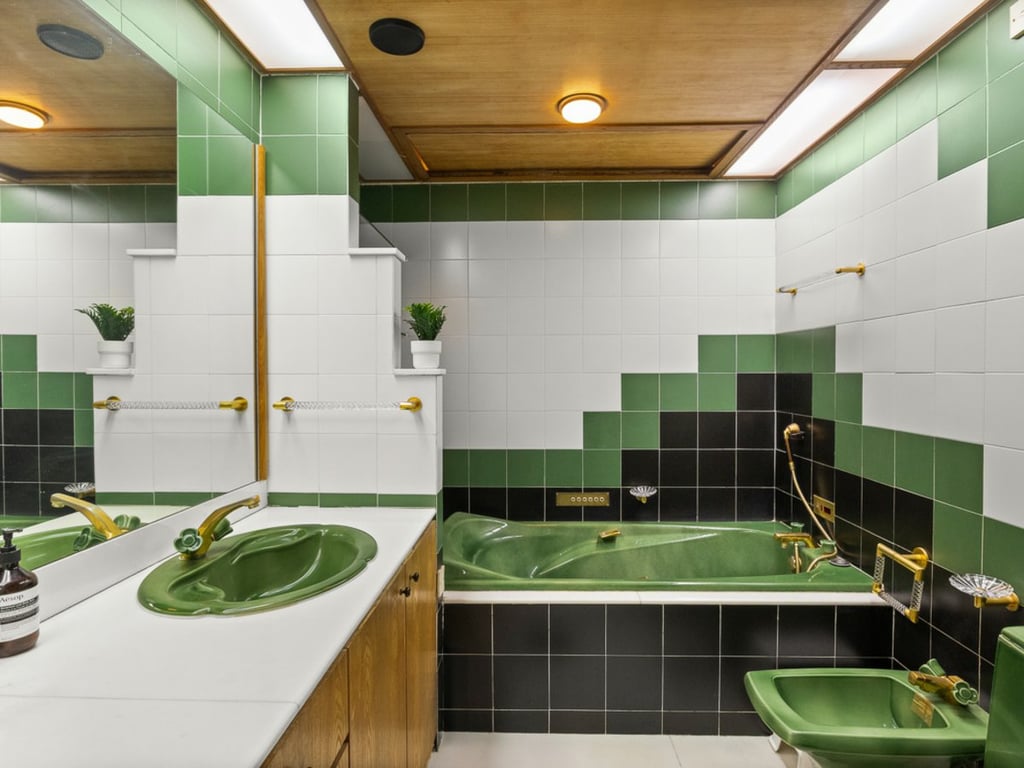 https://img.propertyraptor.com/cdn-cgi/imagedelivery/KD5bF_AFL0JDTbKLWF7z9g/ap8/ap8_001/hornet/prp/img/b5dc9ef2b223581d10c5b702d64fae95.jpg/public