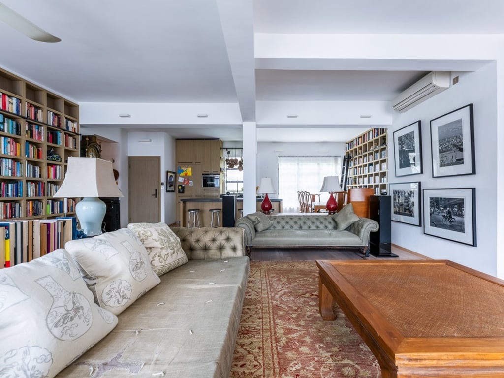 https://img.propertyraptor.com/cdn-cgi/imagedelivery/KD5bF_AFL0JDTbKLWF7z9g/ap8/ap8_001/hornet/prp/img/b5fed578d8a10f34f4f124f1d809e643.jpg/public