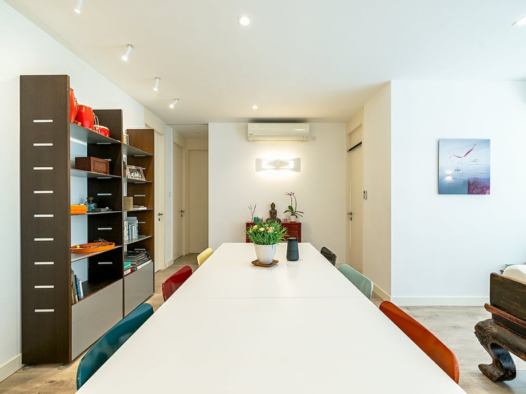 https://img.propertyraptor.com/cdn-cgi/imagedelivery/KD5bF_AFL0JDTbKLWF7z9g/ap8/ap8_001/hornet/prp/img/b6384b73f03071b5ef9a9b0bc2e2219a.jpg/public